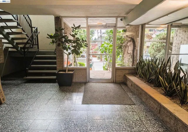 Photo 3 of Sale Pending at 3877 Howe St #107, Oakland, CA 94611 | MLS# 41146219 | Listing updated on 2026-09-01