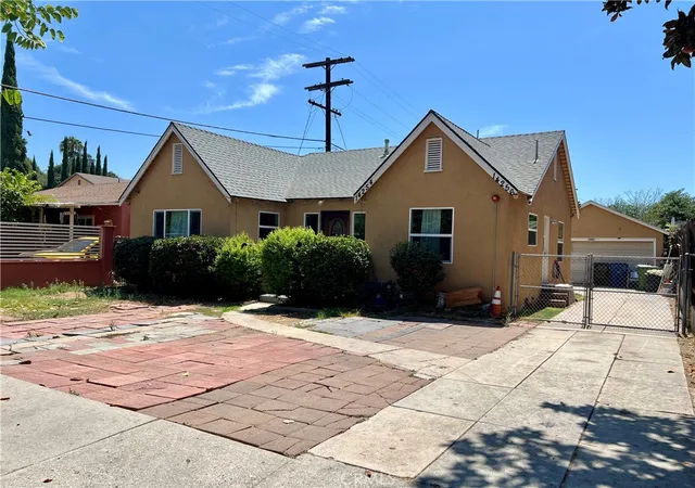 Photo 1 of Sale Pending at 14254 14256 Vanowen St, Van Nuys, CA 91405 | MLS# SR26187213 | Listing updated on 2026-10-07