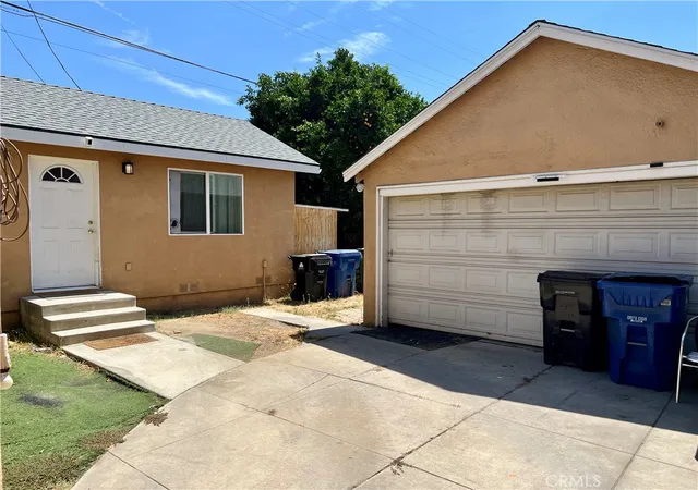 Photo 2 of Sale Pending at 14254 14256 Vanowen St, Van Nuys, CA 91405 | MLS# SR26187213 | Listing updated on 2026-10-07