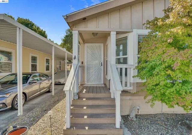 Photo 3 of Manufactured home for sale at 60 Palm Dr, Union City, CA 94587 | MLS# 41146231 | Listing updated on 2026-09-22