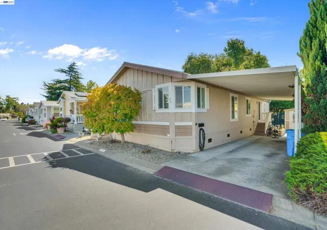 Photo 3 of Manufactured home for sale at 60 Palm Dr, Union City, CA 94587 | MLS# 41146231 | Listing updated on 2026-09-22