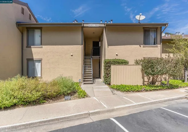 Listing Photo 1 - Condo for sale in building located at 5318 Ridgeview Cir, El Sobrante, CA 94803 - Unit #5