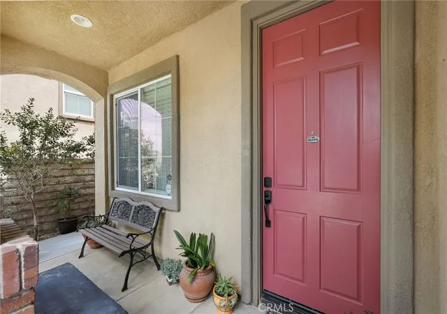 Photo 3 of Single family home for sale at 37318 Queen Anne Pl, Palmdale, CA 93551 | MLS# SR26185404 | Listing updated on 2026-10-04