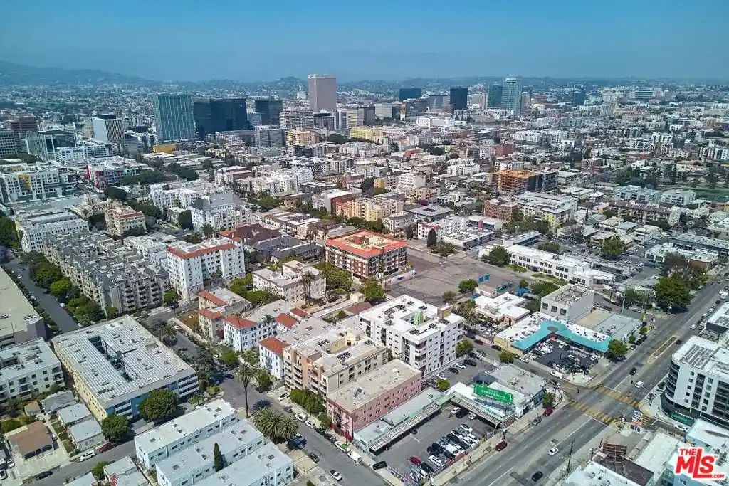 Listing Photo 30 - Condo for sale in 944 S Serrano Ave located at 944 S Serrano Ave, Los Angeles, CA 90065 - Unit #301