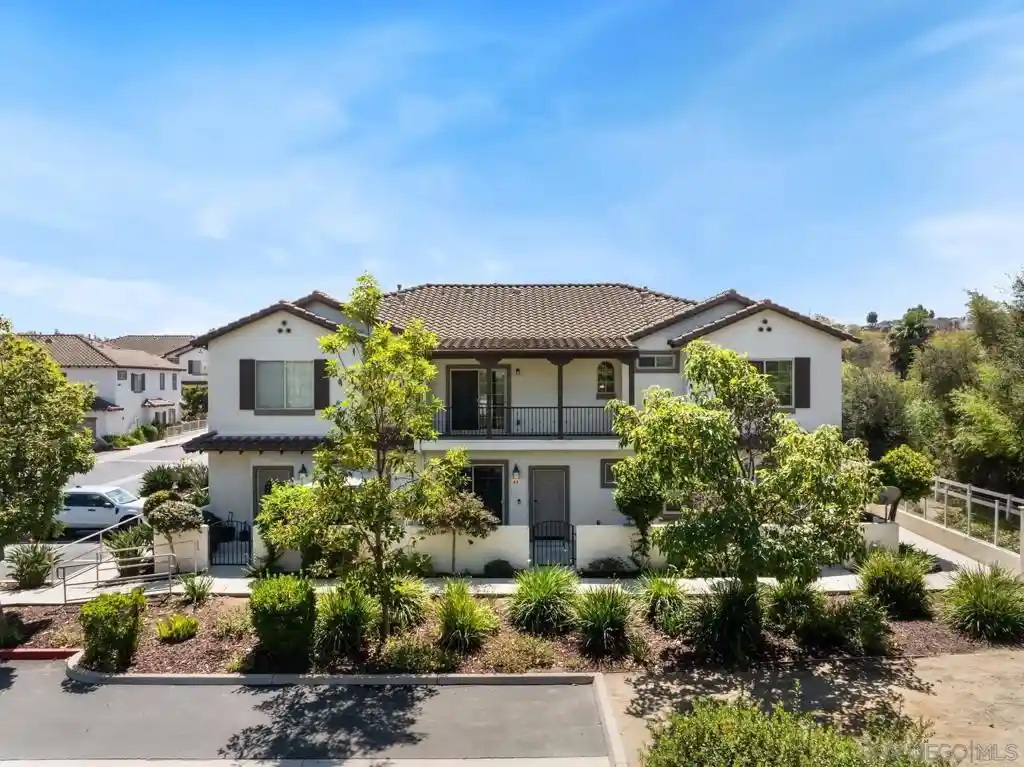 Listing Photo 1 - Condo for sale in 5531 Old Ranch Rd located at 5531 Old Ranch Rd, Oceanside, CA 92057 - Unit #49