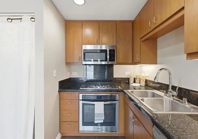 Photo 3 of Condo for sale at 550 15Th St #207, San Diego, CA 92101 | MLS# 260020914SD | Listing updated on 2026-09-21