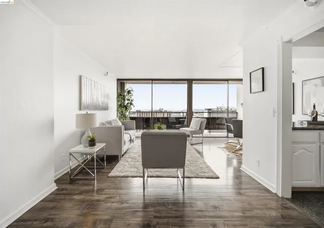Photo 1 of Sale Pending at 801 Franklin St #1406, Oakland, CA 94607 | MLS# 41146252 | Listing updated on 2026-09-13