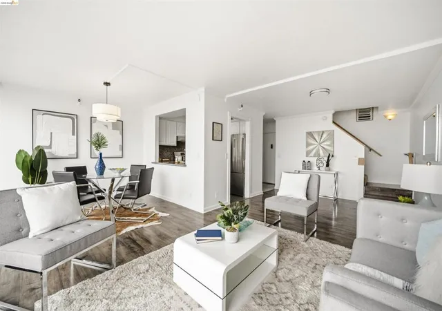 Photo 3 of Sale Pending at 801 Franklin St #1406, Oakland, CA 94607 | MLS# 41146252 | Listing updated on 2026-09-13