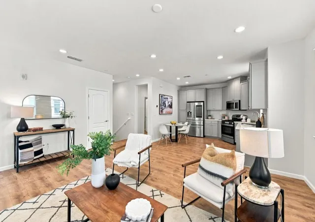 Listing Photo 4 - Condo for sale in building located at 2733 Sorano Ct, San Jose, CA 95111 - Unit #6
