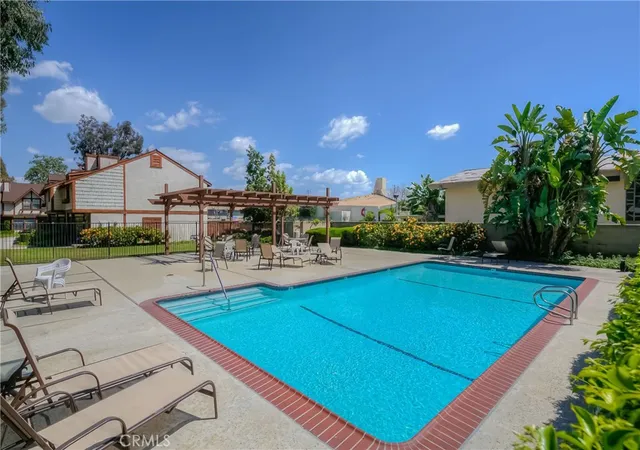 Listing Photo 5 - Condo for sale in building located at 1173 S Paula, Fullerton, CA 92833 - Unit #19
