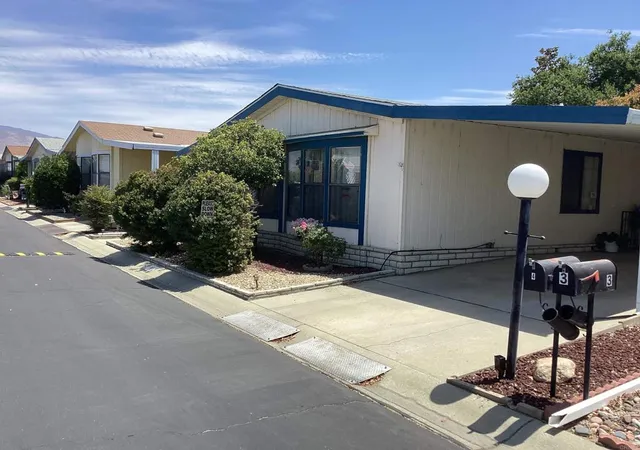 Photo 1 of Manufactured home for sale at 24600 Mountain Ave #4, Hemet, CA 92544 | MLS# PTP2606507 | Listing updated on 2026-10-01