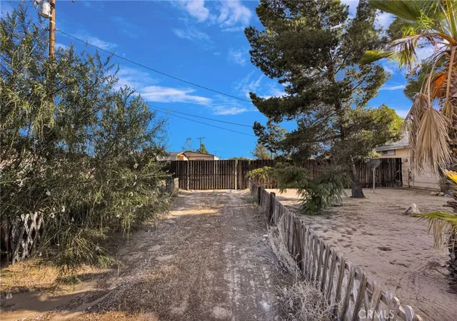 Photo 3 of Single family home for sale at 20555 Sitting Bull, Apple Valley, CA 92308 | MLS# HD26185567 | Listing updated on 2026-09-13