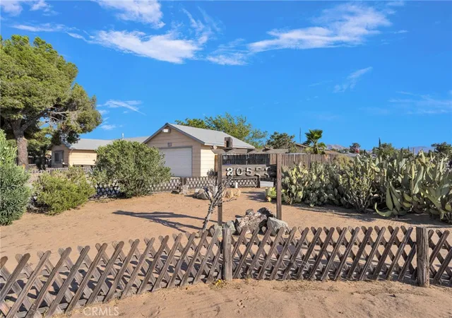 Photo 4 of Single family home for sale at 20555 Sitting Bull, Apple Valley, CA 92308 | MLS# HD26185567 | Listing updated on 2026-09-13