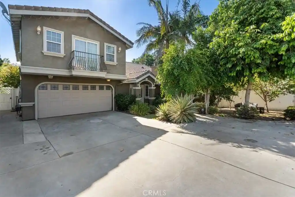 Photo 1 of Single family home for sale at 6924 Gaviota Ave, Van Nuys, CA 91406 | MLS# SR26187309 | Listing updated on 2026-10-13