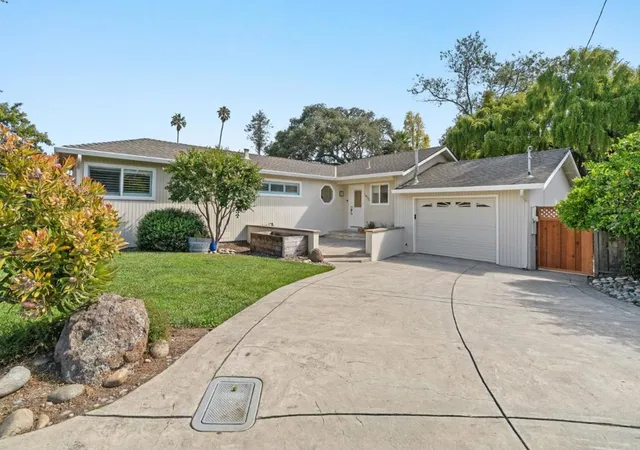 Photo 1 of Sale Pending at 1435 Eastcrest Ct, Santa Cruz, CA 95062 | MLS# ML82059094 | Listing updated on 2026-10-12