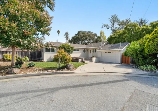 Photo 2 of Sale Pending at 1435 Eastcrest Ct, Santa Cruz, CA 95062 | MLS# ML82059094 | Listing updated on 2026-10-12