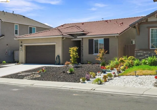 Photo 3 of Sale Pending at 5386 Clauzetto Way, Antioch, CA 94531 | MLS# 41146260 | Listing updated on 2026-09-16