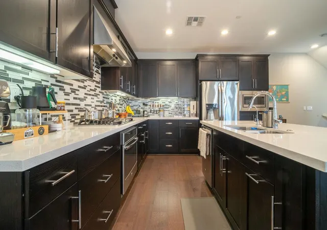Condo for sale at 3875 Parasol, Fremont, CA 94555 | MLS# ML82051375