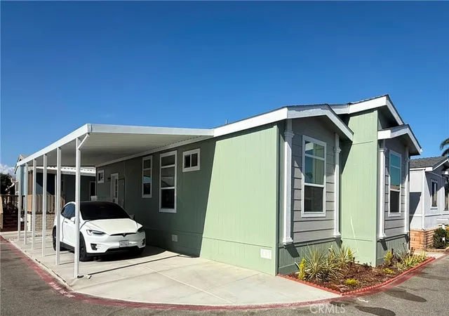 Photo 2 of Manufactured home for sale at 6301 Warner Ave #93, Huntington Beach, CA 92647 | MLS# OC26187538 | Listing updated on 2026-10-04