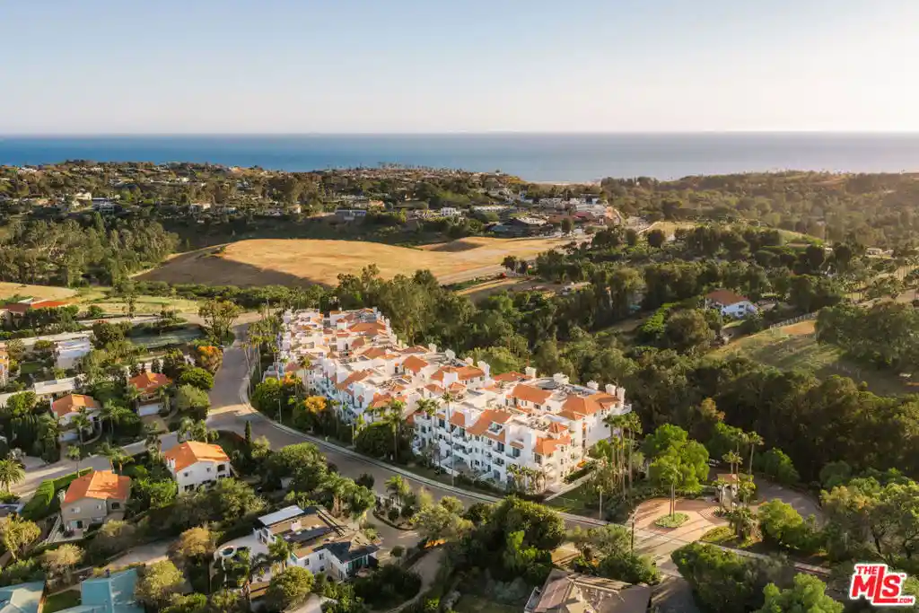 Listing Photo 21 - Condo for sale in 6489 Cavalleri Rd located at 6489 Cavalleri Rd, Malibu, CA 90265 - Unit #209