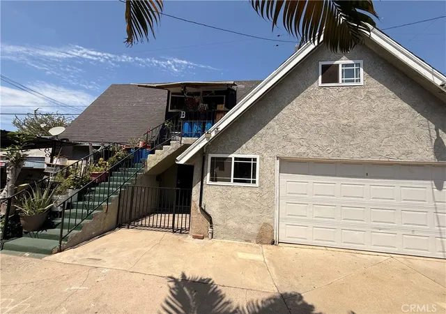 Photo 5 of Single family home for sale at 2527 Flower St, Huntington Park, CA 90255 | MLS# IV26187559 | Listing updated on 2026-09-18