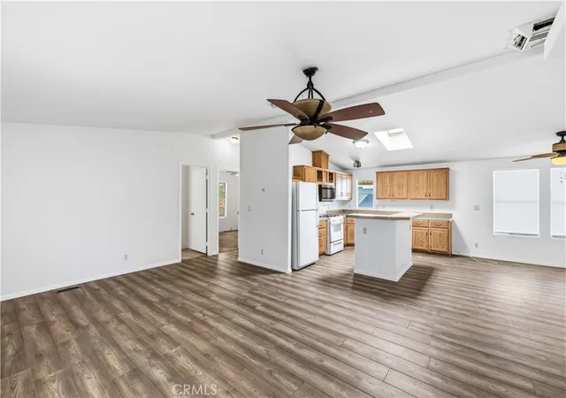 Photo 3 of Manufactured home for sale at 45465 25Th St East #248, Lancaster, CA 93535 | MLS# SR26187644 | Listing updated on 2026-09-13
