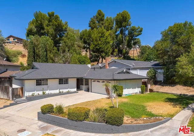 Photo 1 of Single family home for sale at 27127 Garza Dr, Saugus, CA 91350 | MLS# 26885883 | Listing updated on 2026-10-07