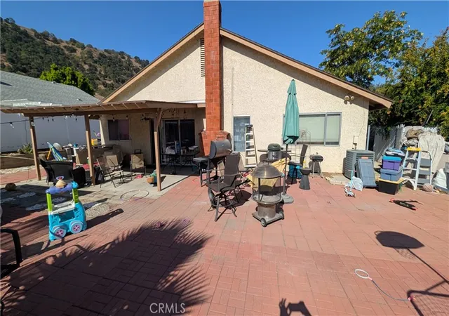 Photo 4 of Sale Pending at 1122 Reggio Pl, Pomona, CA 91766 | MLS# BB26187747 | Listing updated on 2026-10-11