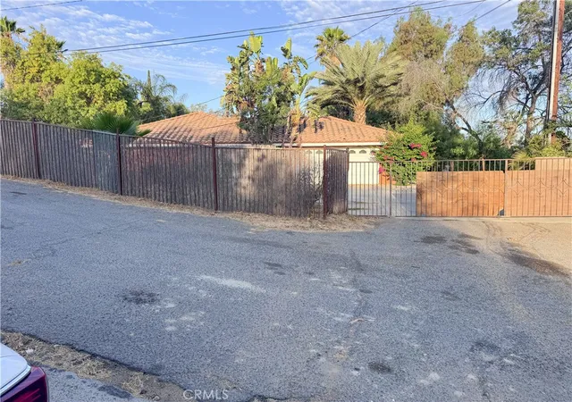 Photo 1 of Sale Pending at 16801 Sendero Del Charro, Riverside, CA 92504 | MLS# TR26187770 | Listing updated on 2026-09-30