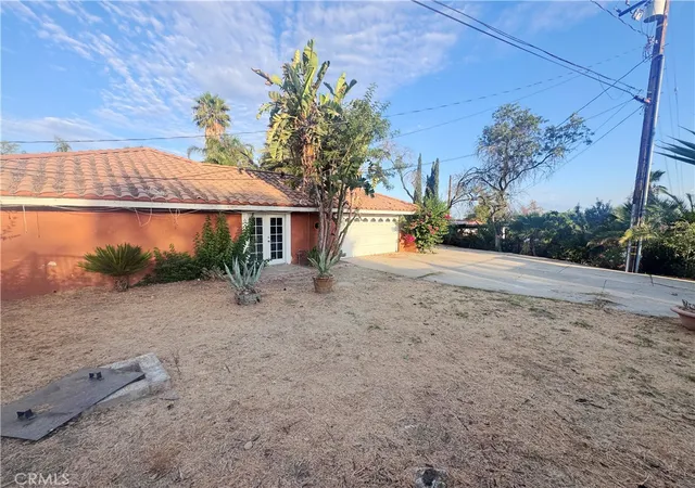 Photo 3 of Sale Pending at 16801 Sendero Del Charro, Riverside, CA 92504 | MLS# TR26187770 | Listing updated on 2026-09-30