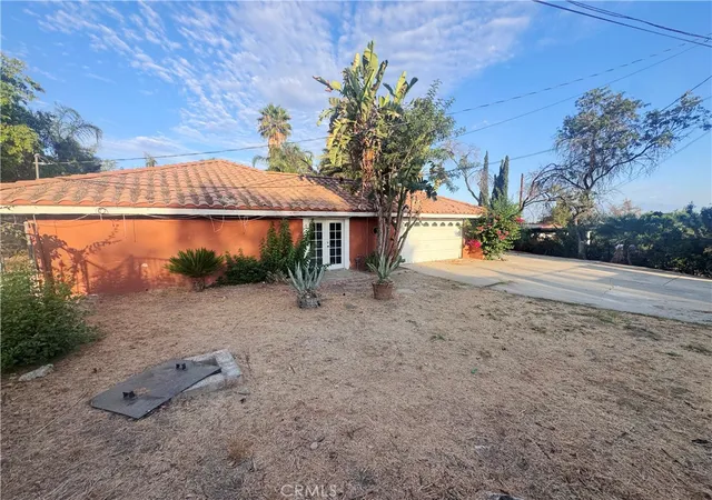 Photo 4 of Sale Pending at 16801 Sendero Del Charro, Riverside, CA 92504 | MLS# TR26187770 | Listing updated on 2026-09-30