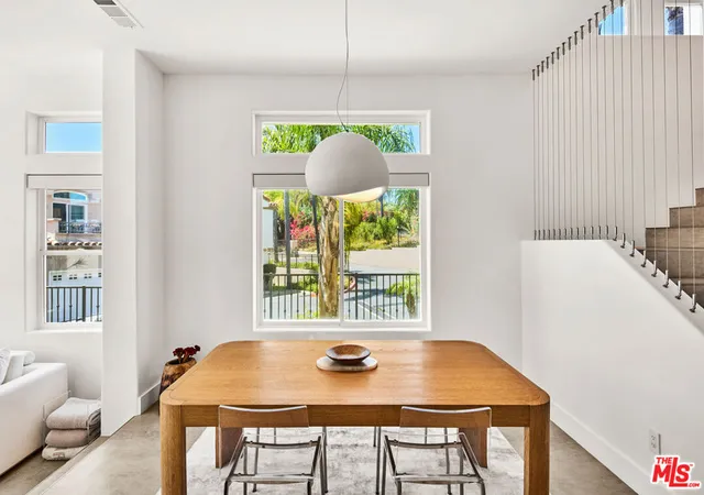 Listing Photo 4 - Condo for sale in building located at 6418 Lunita Rd, Malibu, CA 90265 - Unit #138