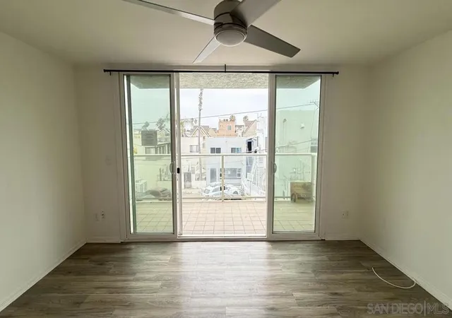 Listing Photo 5 - Condo for sale in building located at 725 Redondo Ct, San Diego, CA 92109 - Unit #22