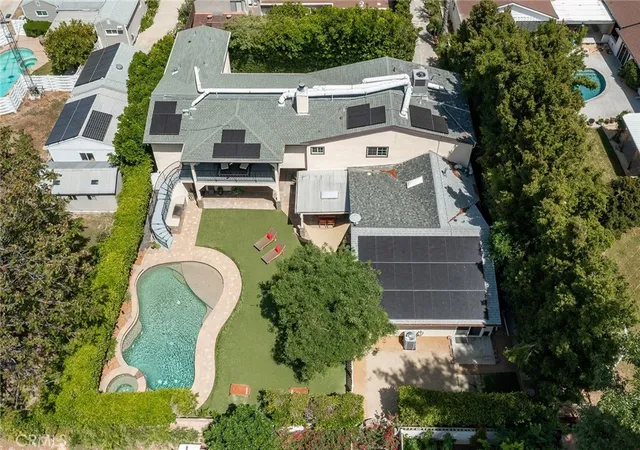 Photo 2 of Single family home for sale at 22702 Califa St, Woodland Hills, CA 91367 | MLS# SR26187334 | Listing updated on 2026-10-04