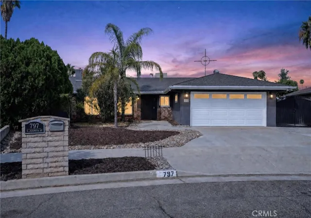 Photo 2 of Single family home for sale at 797 S Juanita St, Hemet, CA 92543 | MLS# IV26179160 | Listing updated on 2026-09-24