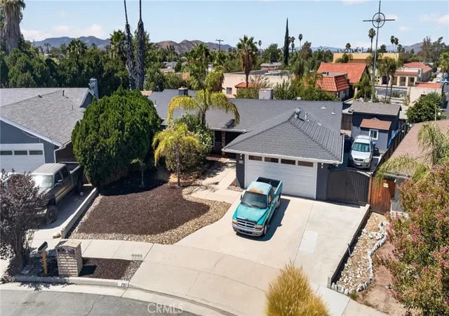Photo 3 of Single family home for sale at 797 S Juanita St, Hemet, CA 92543 | MLS# IV26179160 | Listing updated on 2026-09-24