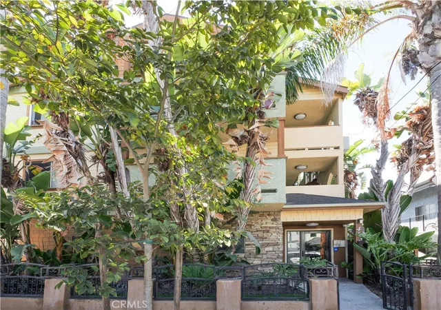 Photo 3 of Condo for sale at 453 Almond Avenue #6, Long Beach, CA 90802 | MLS# PV26187819 | Listing updated on 2026-10-03