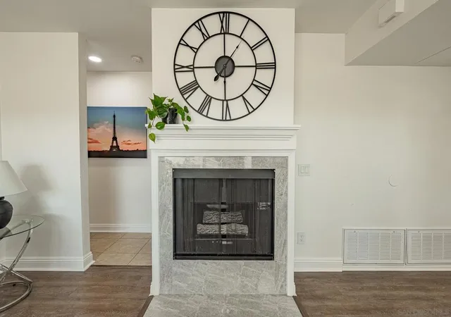 Listing Photo 5 - Condo for sale in building located at 13339 Caminito Ciera, San Diego, CA 92129 - Unit #83