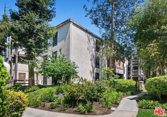 Photo 1 of Condo for sale at 7742 Redlands St #D1046, Los Angeles, CA 90293 | MLS# 26892073 | Listing updated on 2026-10-27