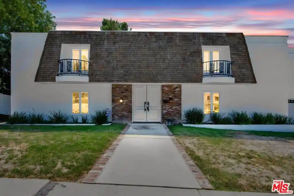 Photo 1 of Single family home for sale at 16608 Park Lane Cir, Los Angeles, CA 90049 | MLS# 26875837 | Listing updated on 2026-10-13