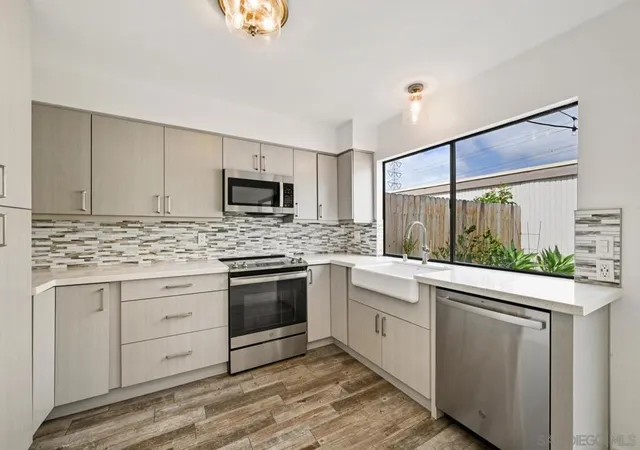 Photo 3 of Sale Pending at 3107 Via Sombra, Carlsbad, CA 92010 | MLS# 260020985SD | Listing updated on 2026-09-15