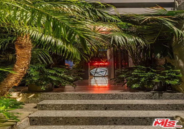 Photo 3 of Mansion for sale at 630 Clinton Pl, Beverly Hills, CA 90210 | MLS# 26883913 | Listing updated on 2026-10-09