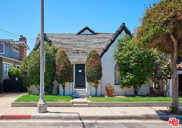 Photo 1 of Single family home for sale at 2418 4th St, Santa Monica, CA 90405 | MLS# 26837135 | Listing updated on 2026-10-08