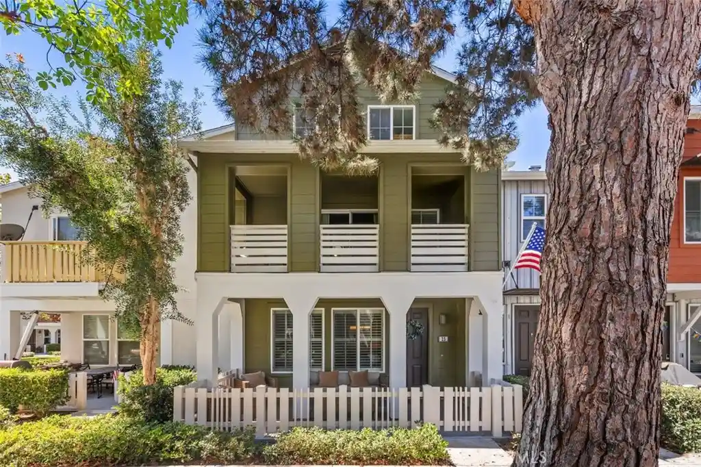 Townhouse for sale at 25 Platinum, Ladera Ranch, CA 92694 | MLS# OC26179314