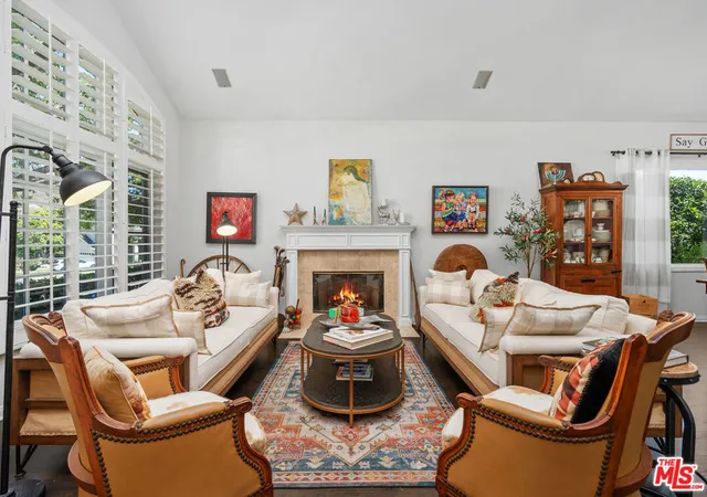 Photo 4 of Single family home for sale at 186 Royal London Ct, Lake Sherwood, CA 91361 | MLS# 26876365 | Listing updated on 2026-10-06