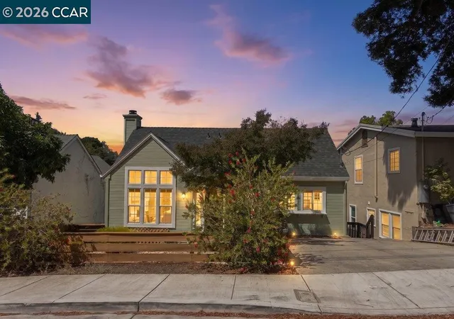 Photo 3 of Sale Pending at 1160 Arlington Way, Martinez, CA 94553 | MLS# 41146344 | Listing updated on 2026-09-12