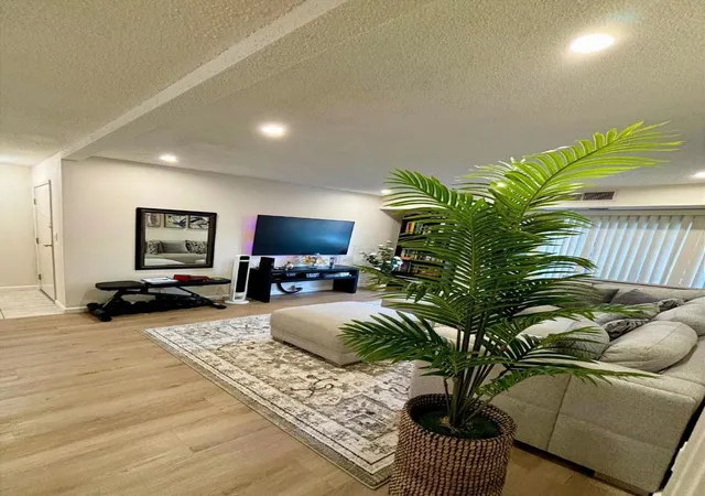 Listing Photo 3 - Condo for sale in building located at 275 Tradewinds Dr, San Jose, CA 95123 - Unit #10