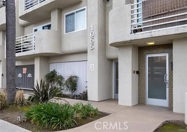 Photo 1 of Sale Pending at 1055 Orizaba #6, Long Beach, CA 90804 | MLS# DW26188015 | Listing updated on 2026-09-09
