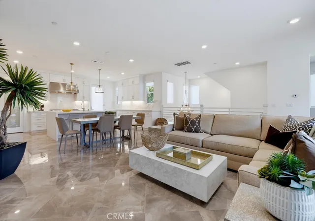 Photo 3 of Condo for sale at 162 Bowery, Irvine, CA 92612 | MLS# NP26176472 | Listing updated on 2026-09-13