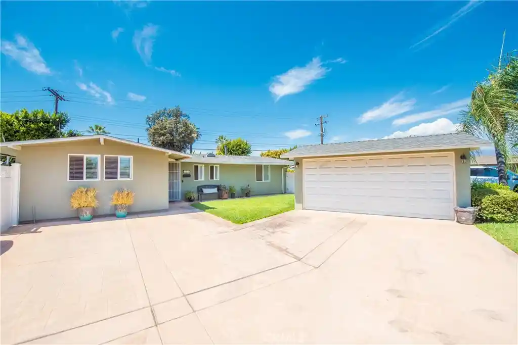 Photo 1 of Sale Pending at 243 S Gardenglen, West Covina, CA 91790 | MLS# IG26187126 | Listing updated on 2026-10-22